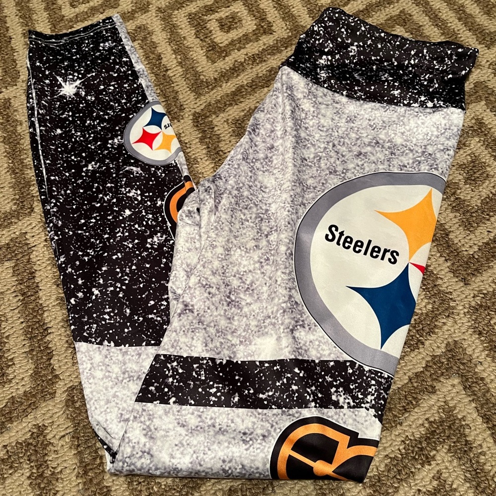 Brand new and never worn Pittsburgh Steelers leggings